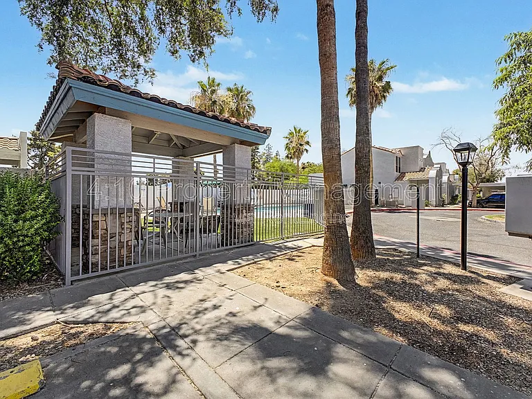 280 S Elizabeth Way #37 — Photo 31