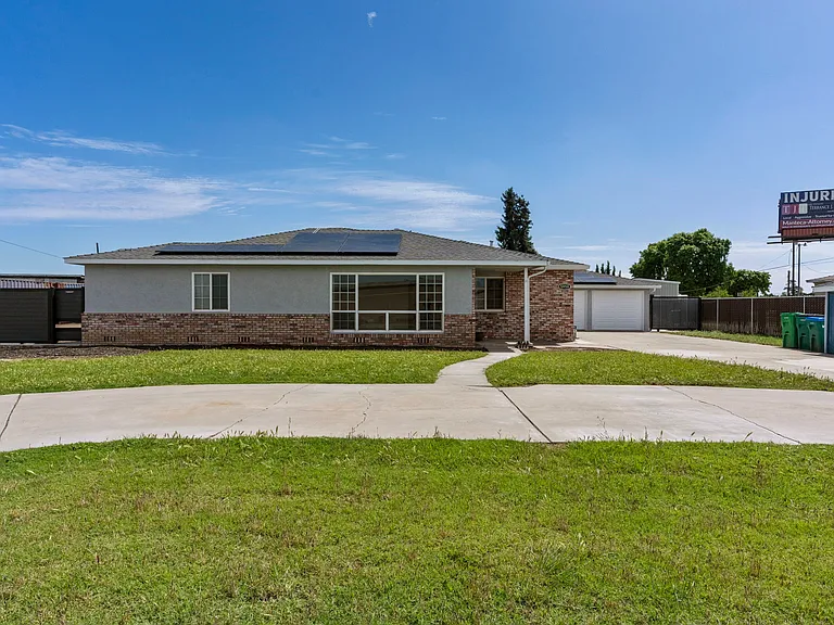 5958 E Lathrop Rd — Photo 1