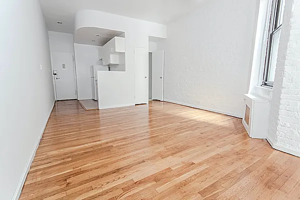 Rented by Pinnacle City Living | media 12