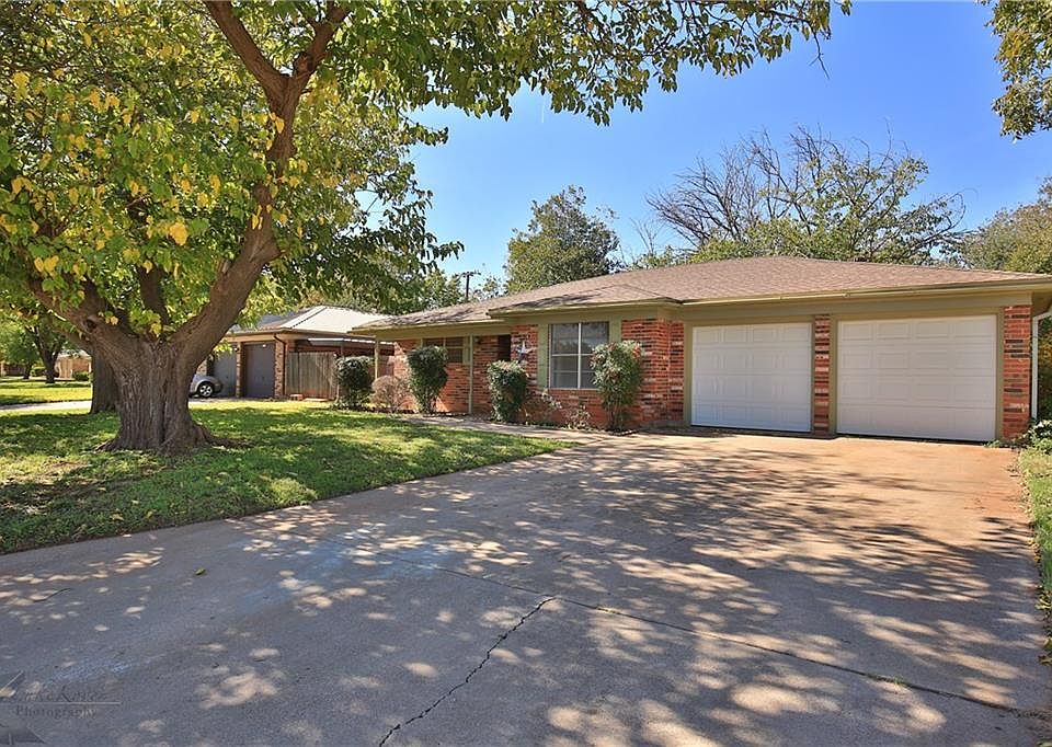 1st image of 2318 Greenbriar Dr