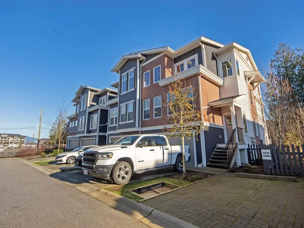 8370 202b St #9, Langley, BC V2Y 4K8