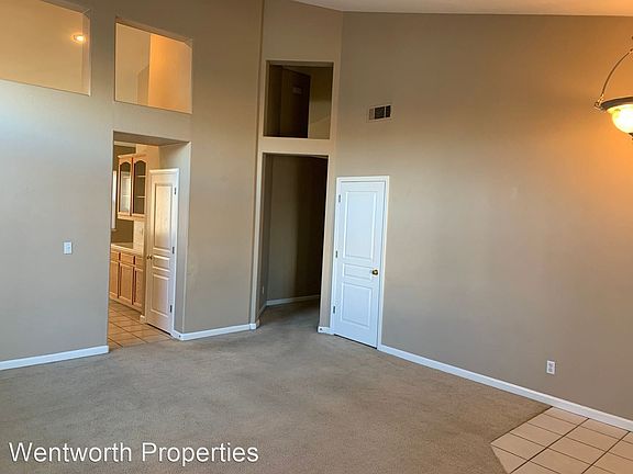 4th image of 1850 Hyde Park Ln