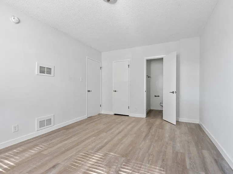 11615 Darlington, Prime Brentwood, Steps to San Vicente — Photo 15