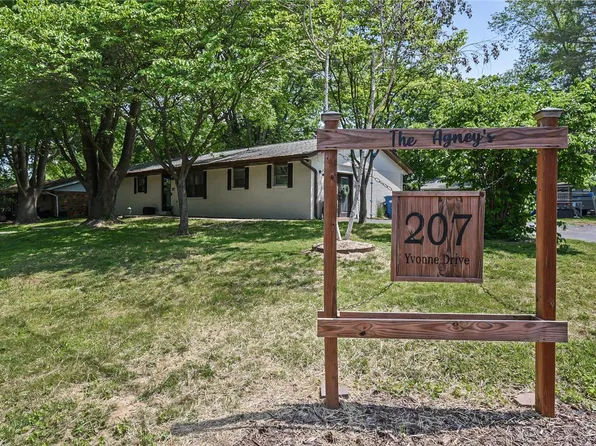 207 Yvonne Dr, Collinsville, IL 62234