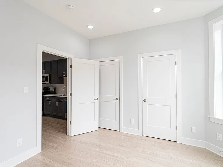 2808 W Oxford — Photo 5