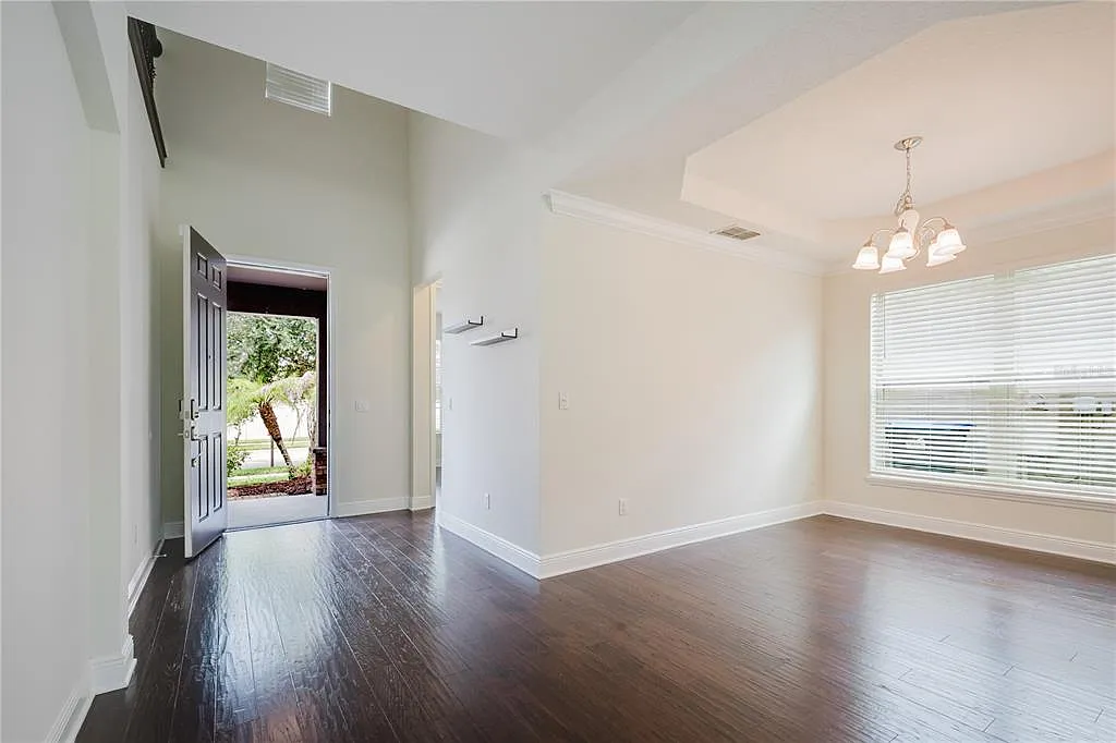 4 bed, 3.0 bath, 2812 sqft, $3,500 — Photo 4