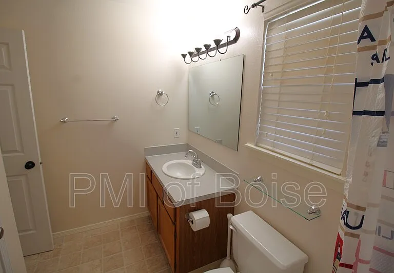 633 W Idaho Ave — Photo 10