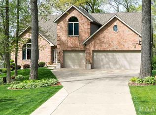 1625 Nighthawk Ct, Pekin, IL