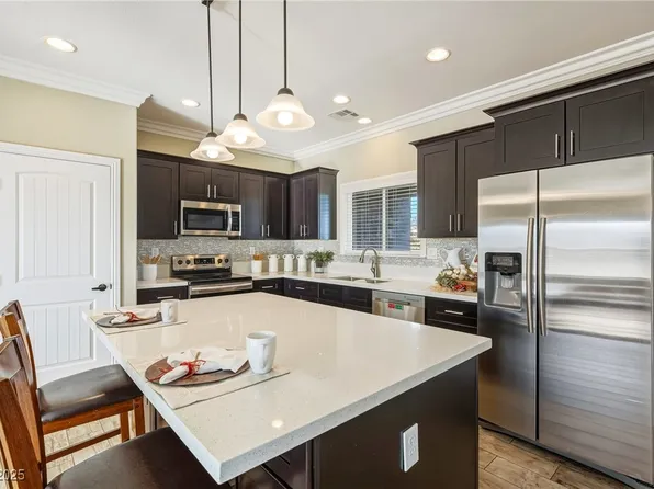 6981 Queenswood Ct, Pahrump, NV 89061