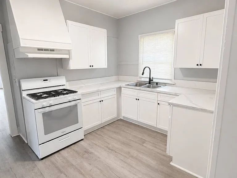 236 N Alessandro St — Photo 1