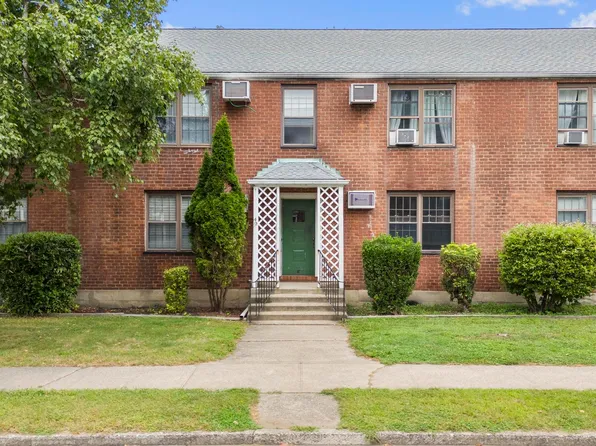 49 Mencel Circle #D, Bridgeport, CT 06610