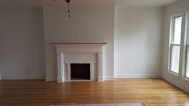2nd image of 6914 S Oglesby Ave #1N