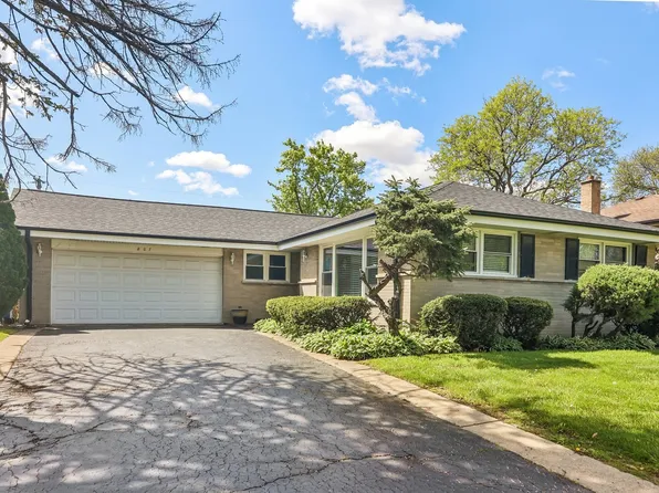 807 E Golfview Dr, Mount Prospect, IL 60056