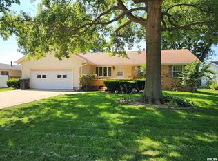 811 Hickory St, Geneseo, IL 61254