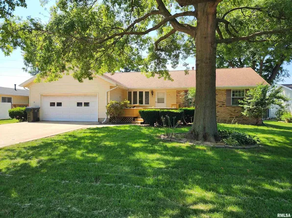 811 Hickory St, Geneseo, IL 61254
