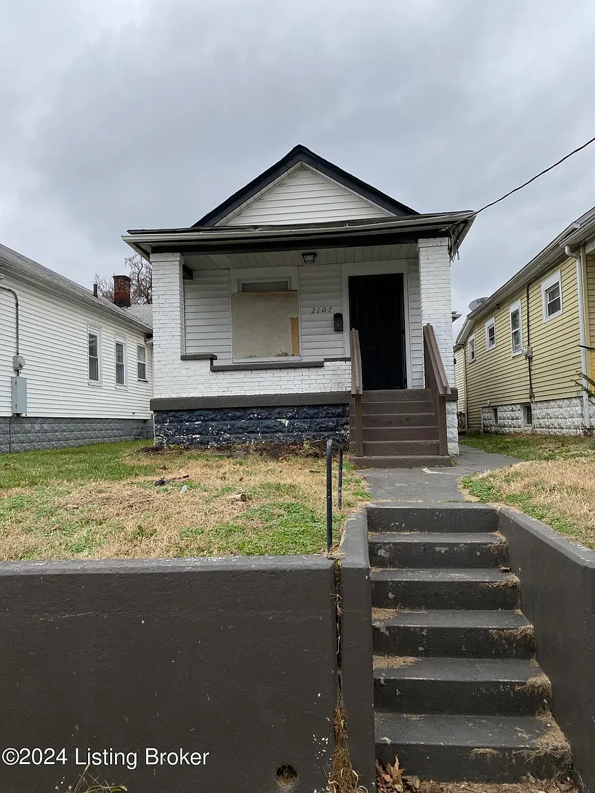 2107 Dumesnil St photo 1