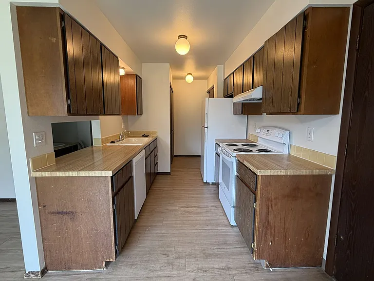 1031 Davidson Dr — Photo 7