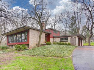 6425 Blackhawk Trl, Indian Head Park, IL