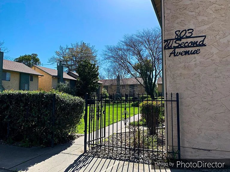 803 W 2nd Ave — Photo 9