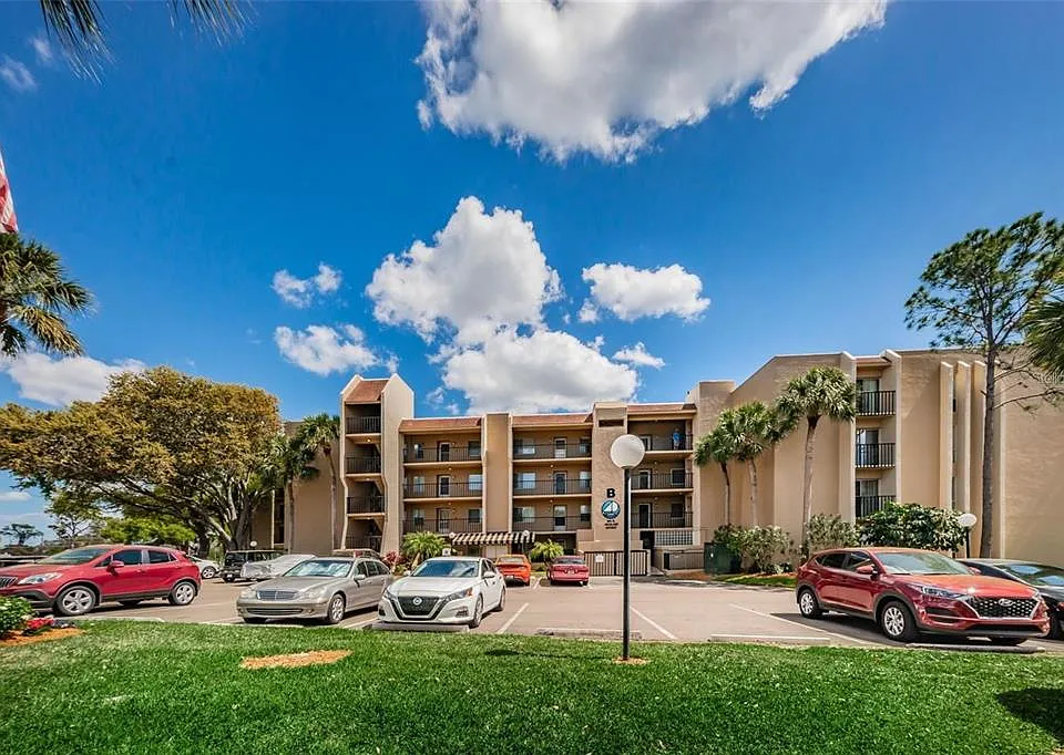 90 S Highland Ave #214