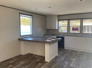 253 Valley View Dr, Oakdale, PA 15071