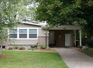 1268 Bayshore Dr, Haslett, MI 48840