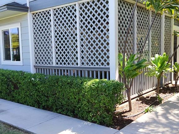 Screened lanai and side entry.