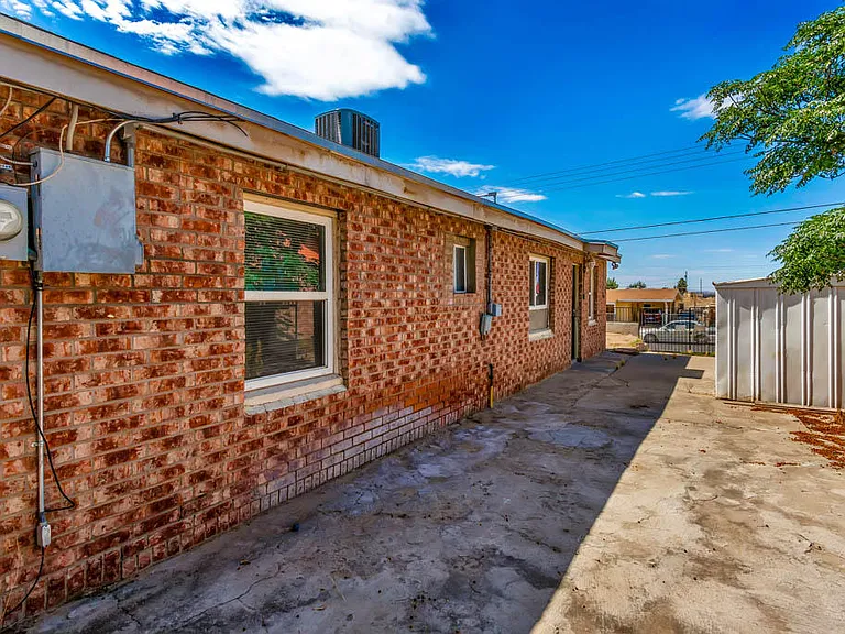 1001 Atwood Dr — Photo 35