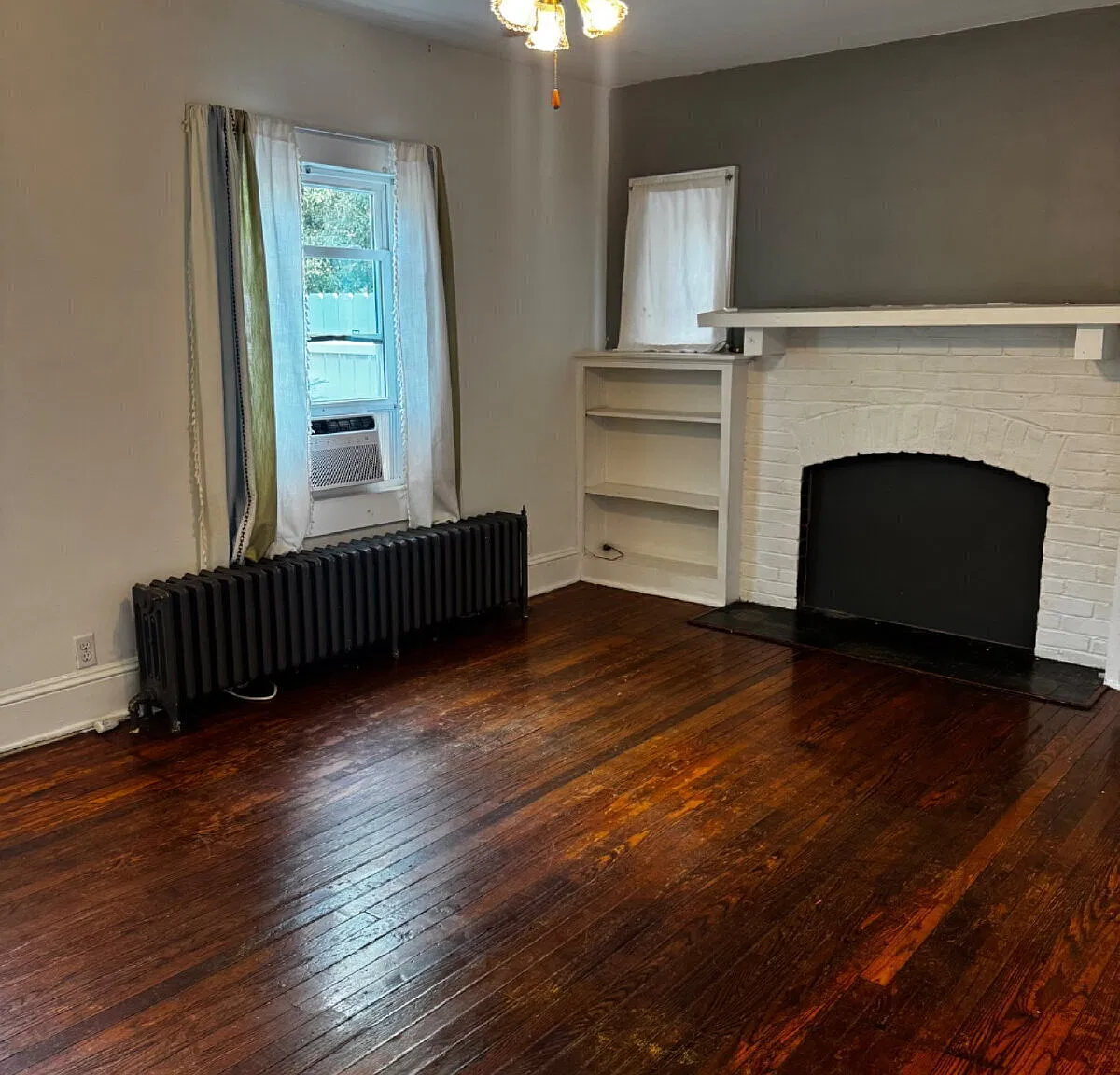 3 Bed / 1 Bed Multi Family (Available Now) — Photo 4