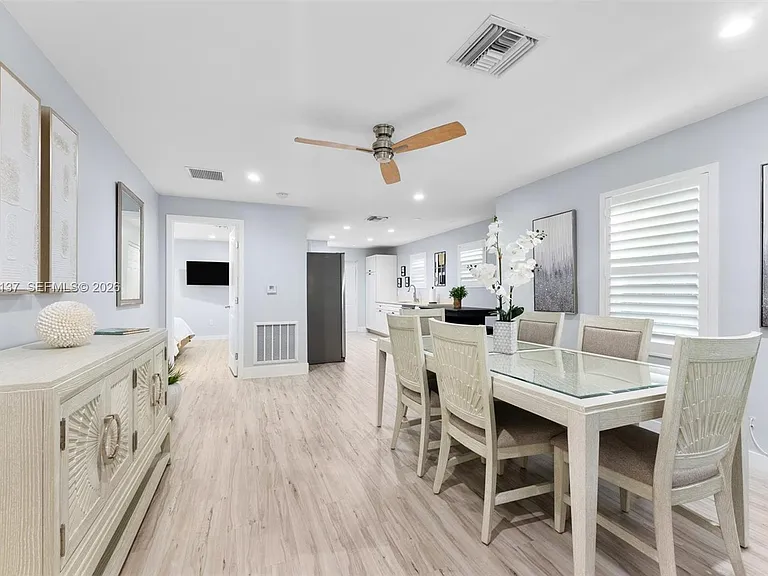 230 SW 12th Ave — Photo 5