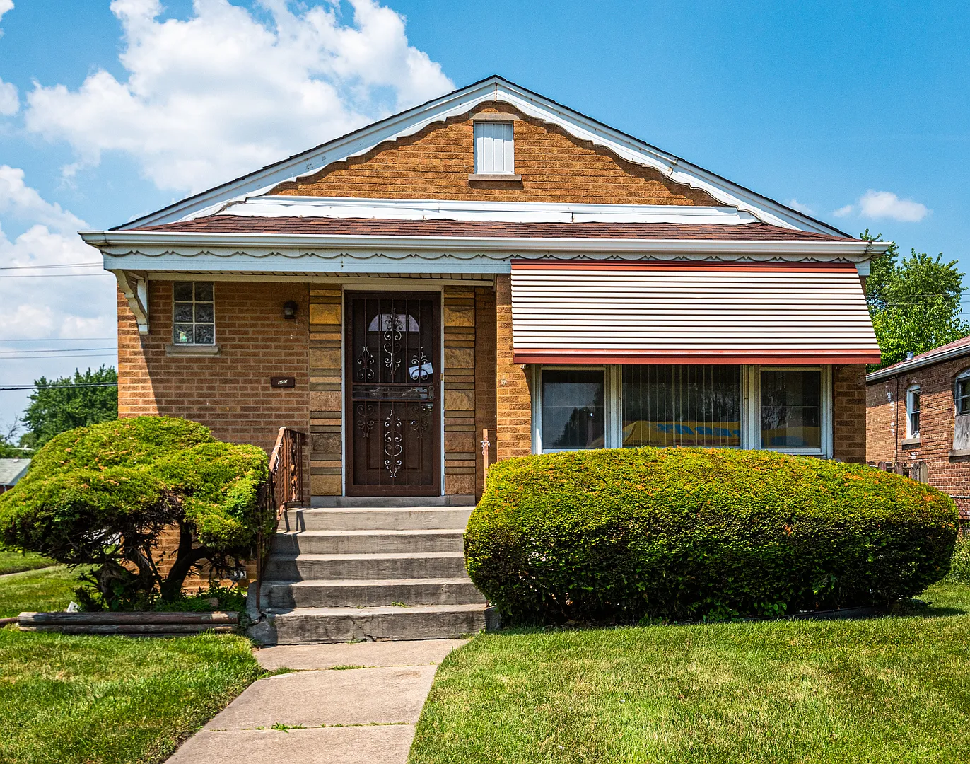 680 E Sibley Blvd photo 1