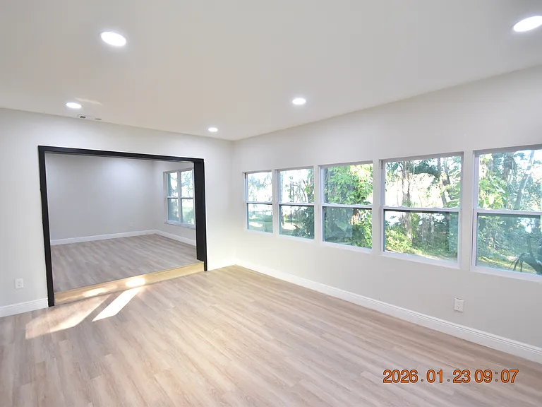 3606 1/2 River Grove Dr — Photo 7