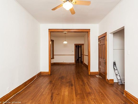 3rd image of 1615 W Belle Plaine Ave #1327