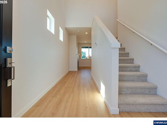 3rd image of 808 Magnolia Ave