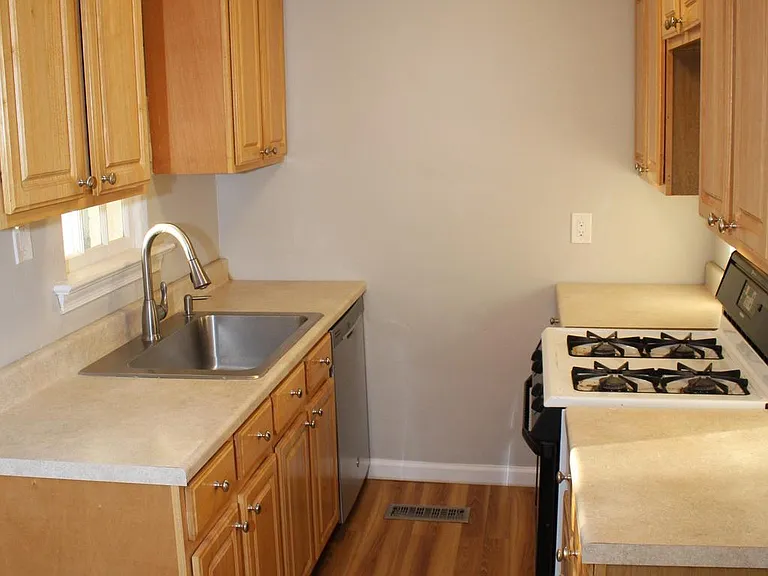 3718 Hill St — Photo 4