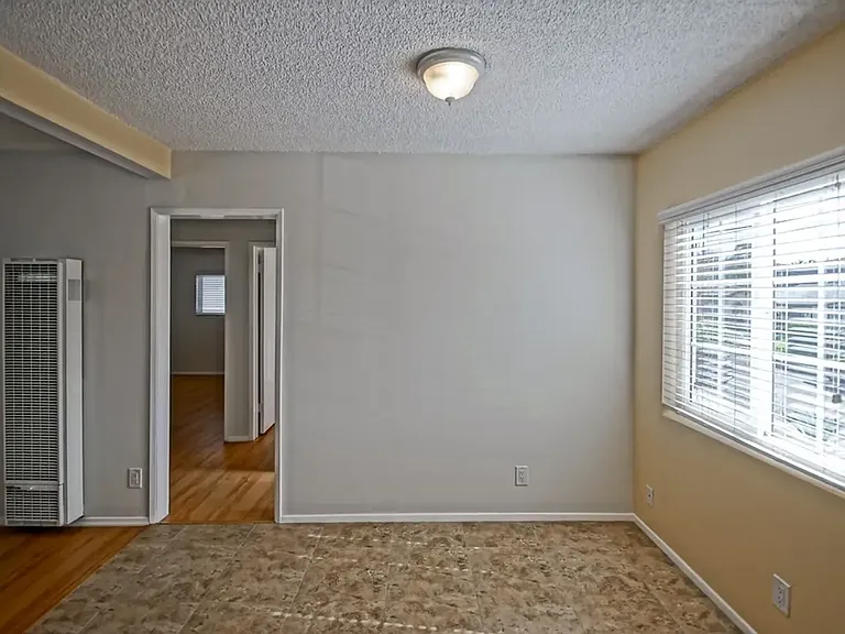 1815 Clark Ln — Photo 16