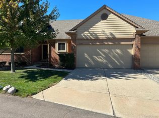 46783 High Meadows Ct #13, Macomb, MI 48044
