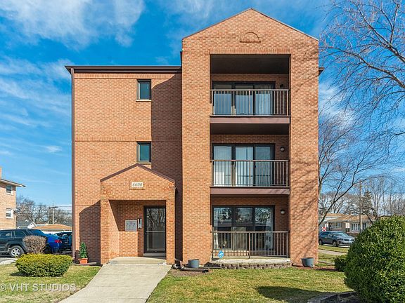 3rd image of 6600 W Gunnison St #101