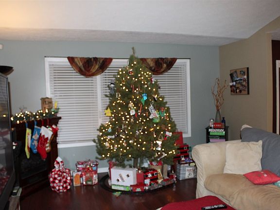 3rd image of 106 Taylors Way