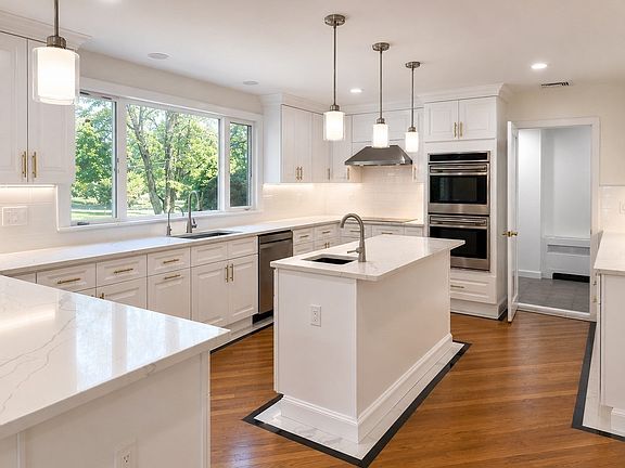 3rd image of 47 Bakers Hill Rd