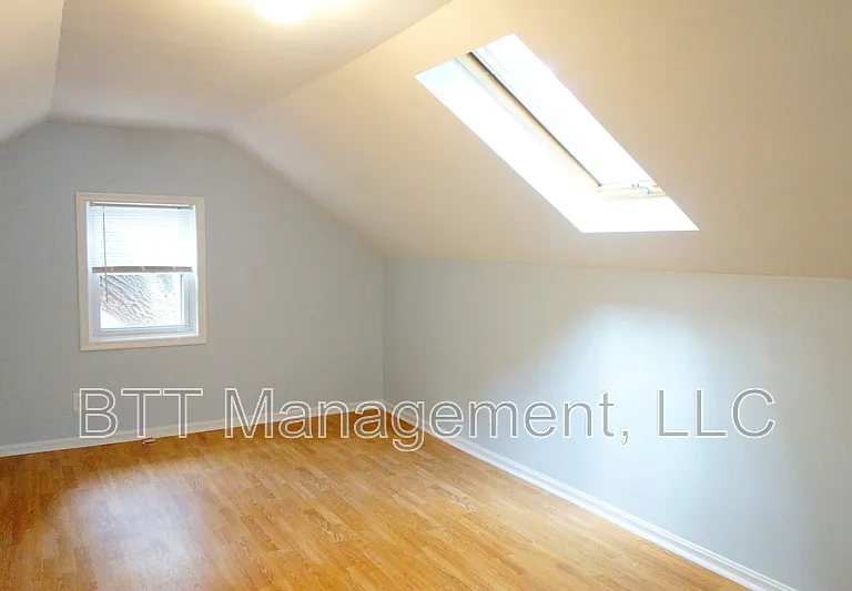 8405 Greenwood Ave #2 — Photo 49
