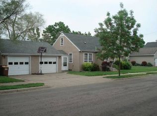 225 1st Ave SE, New Brighton, MN 55112