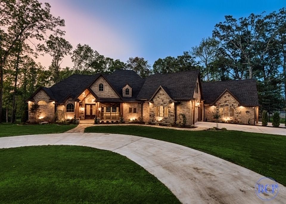 2nd image of 1453 Le Chesnay Dr