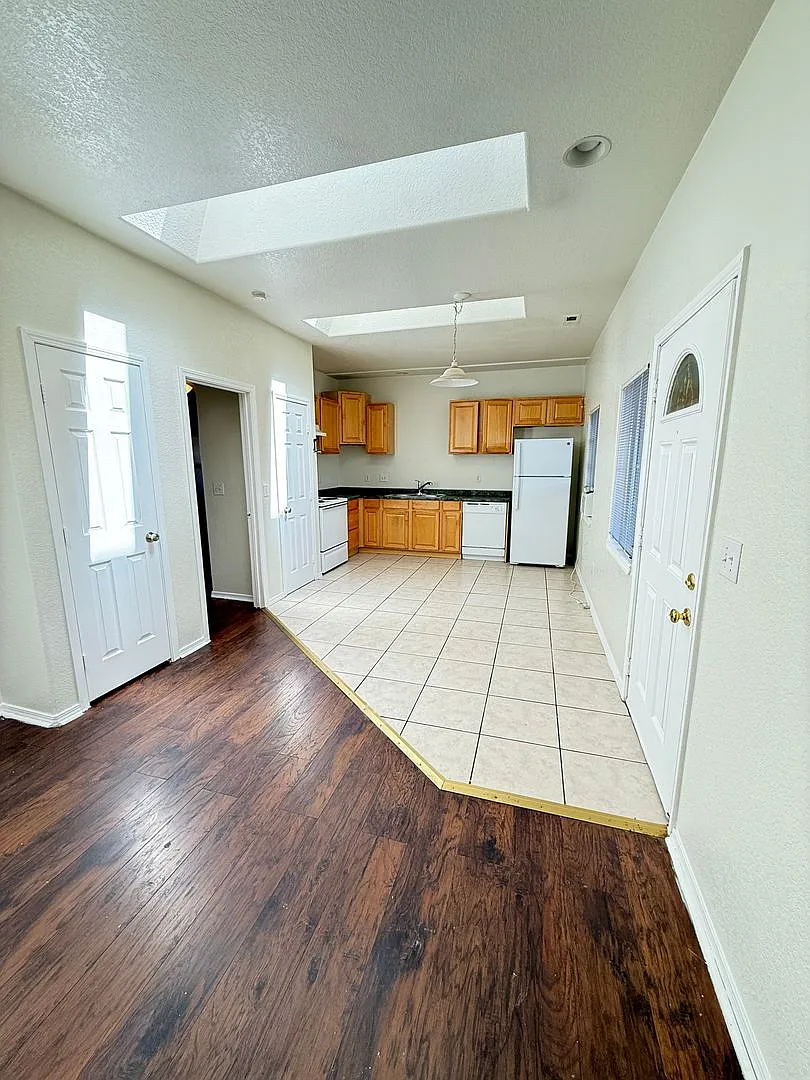 4545-4567 Morrison Rd — Photo 2