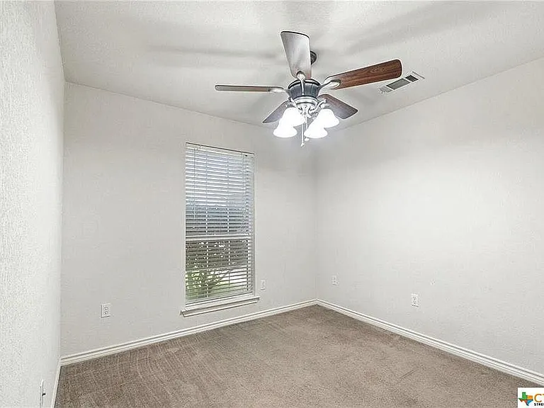5214 Southern Crossing Dr — Photo 17