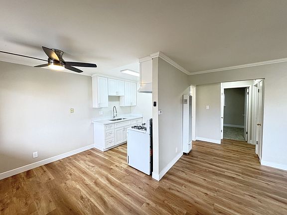 3rd image of 524 E 17th St #10