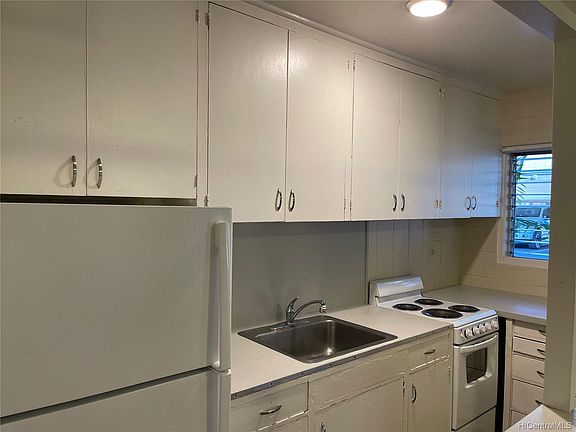 3rd image of 717 Kihapai Pl APT 2