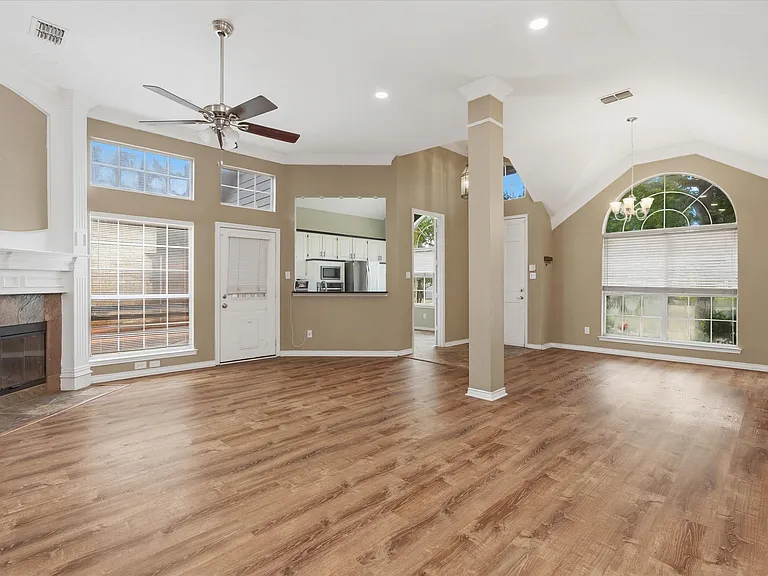 321 Old York Rd — Photo 15