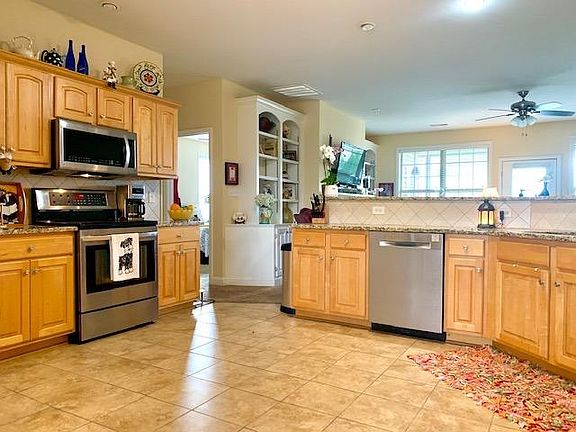 2nd image of 512 Southpoint Dr