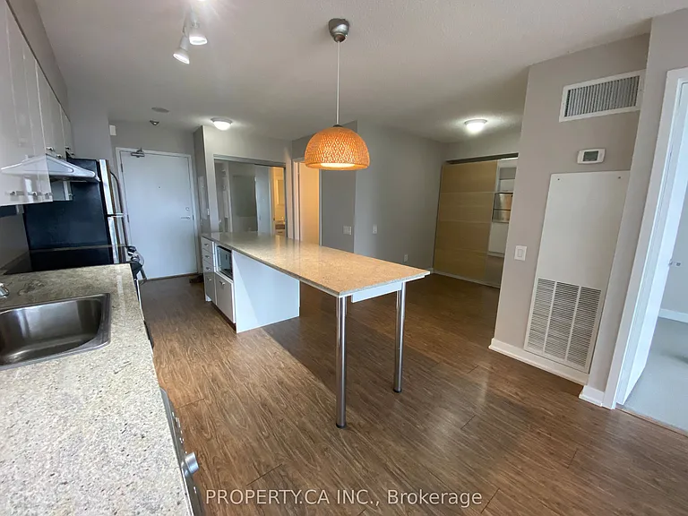 29 Singer Ct #1608 — Photo 4